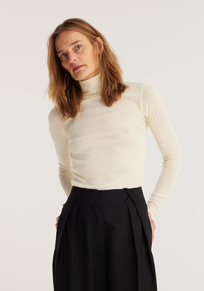 Fine merino turtleneck | off-white