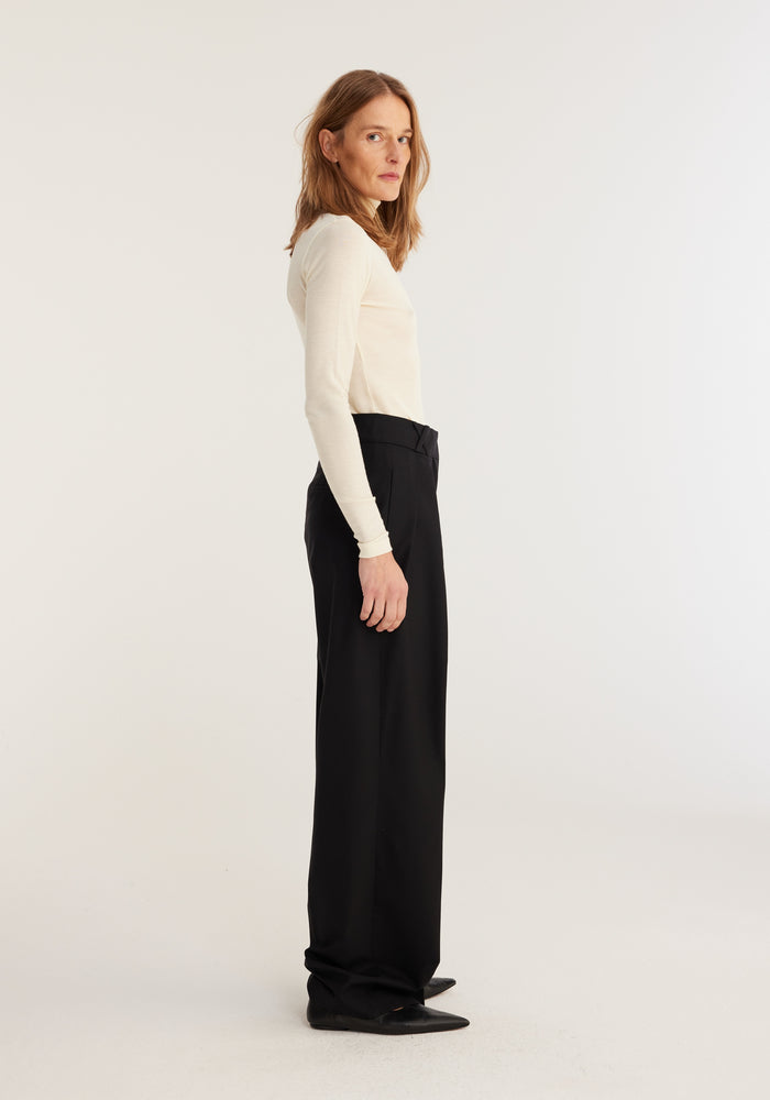 Fine merino turtleneck | off-white