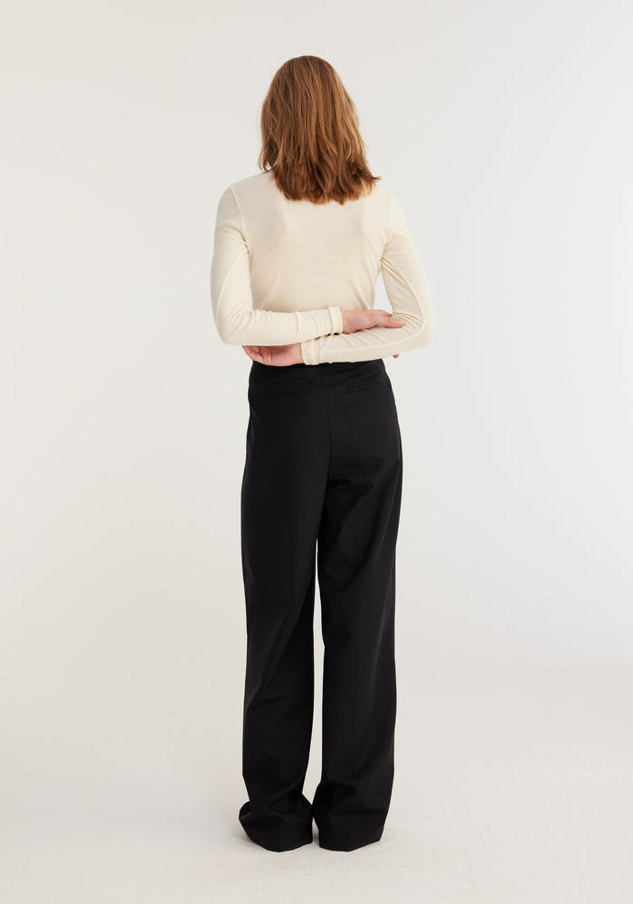 Fine merino turtleneck | off-white