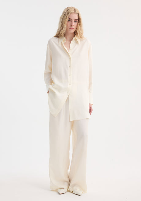 Signature elongated silk shirt | cream