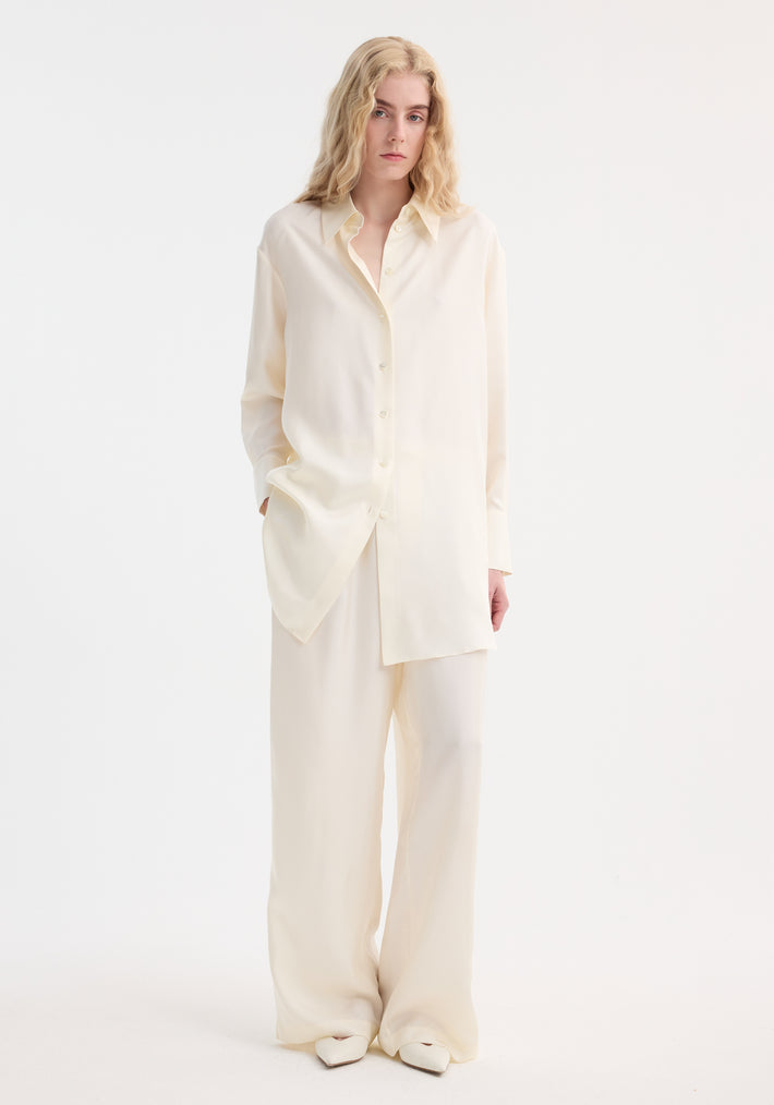 Signature elongated silk shirt | cream