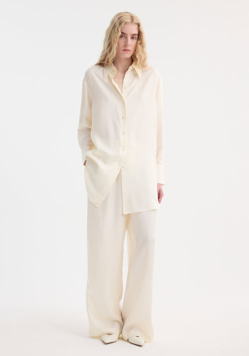 Signature elongated silk shirt | cream