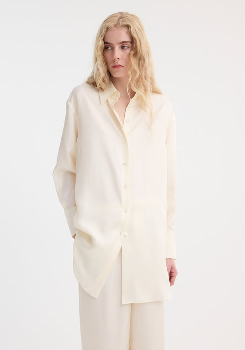 Signature elongated silk shirt | cream