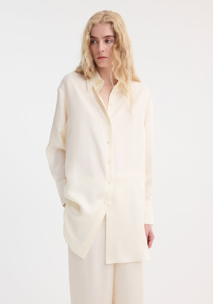 Signature elongated silk shirt | cream