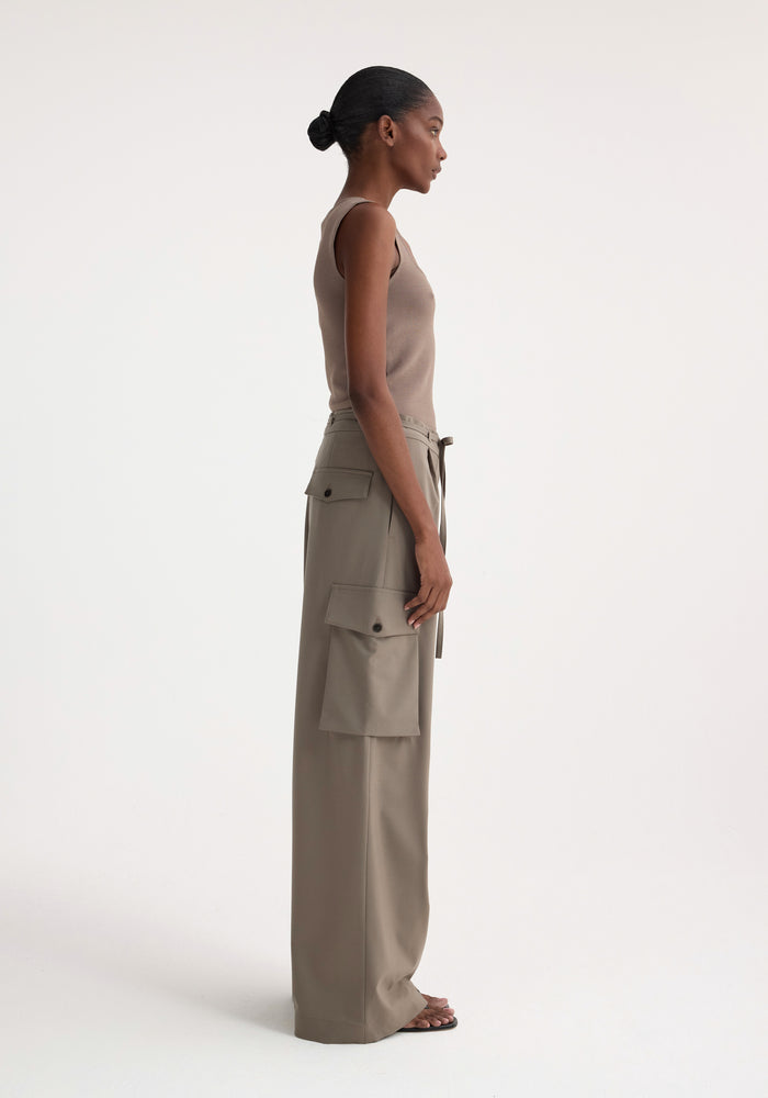 Bustier shaped knitted top | taupe