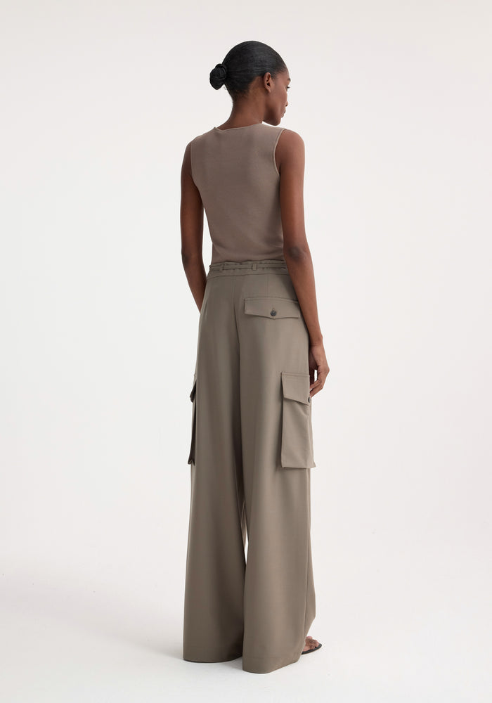 Bustier shaped knitted top | taupe