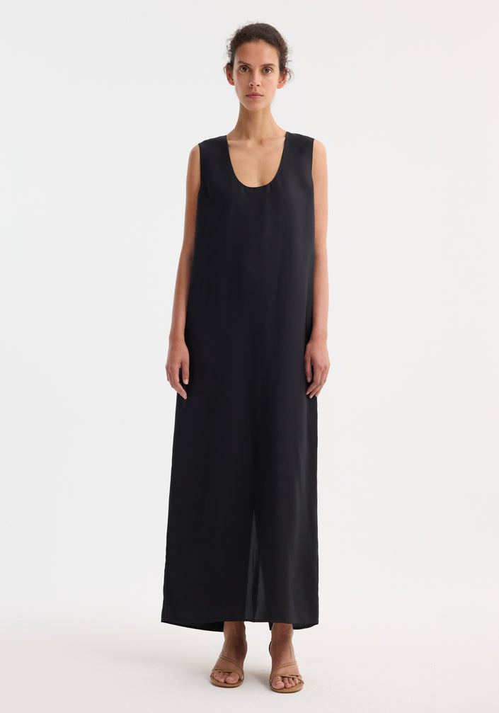 Scoop-neck silk dress | black