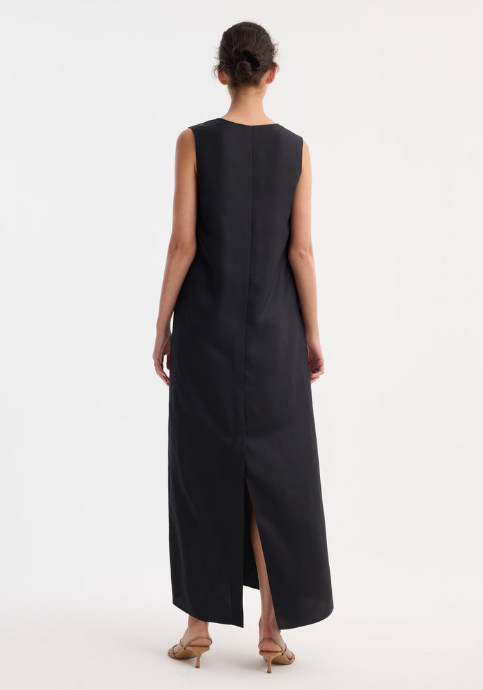 Scoop-neck silk dress | black