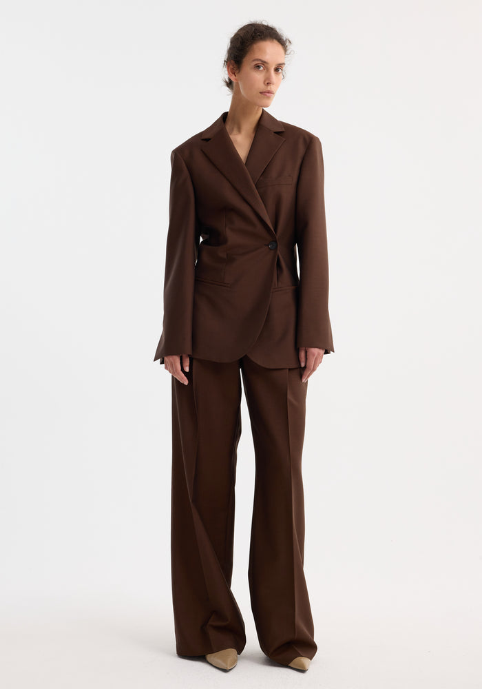 Dual tone piqué overlap suit jacket | mahogany