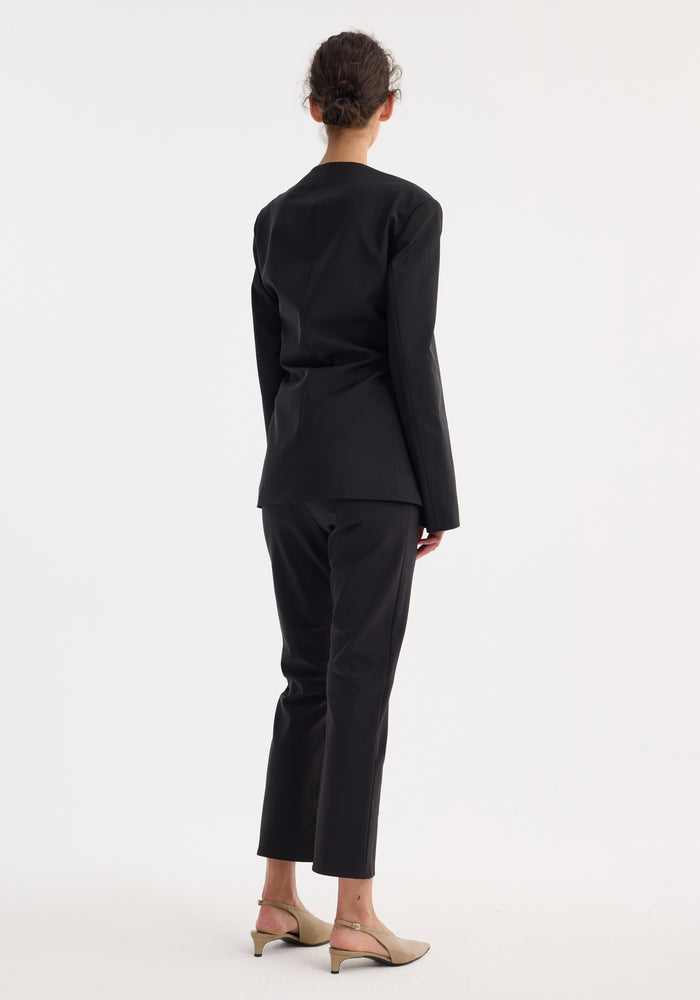Sleeve-cinched blazer-top | black