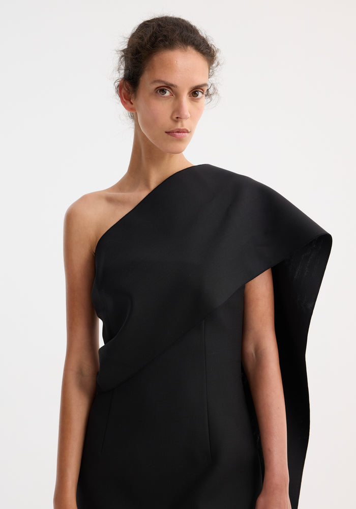 Short sculptural sash dress | black