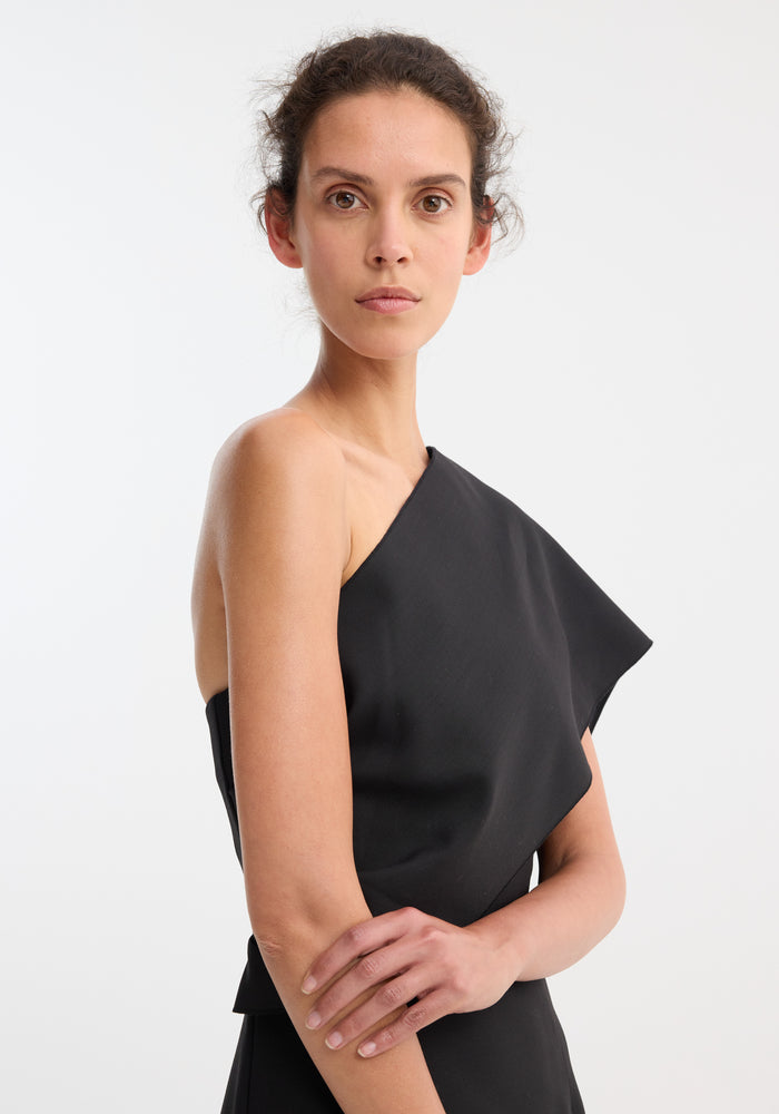 Short sculptural sash dress | black