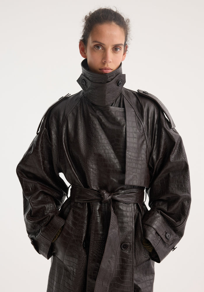 Leather croco trenchcoat | mahogany