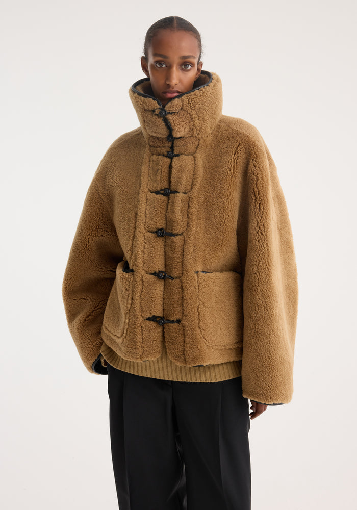 Shearling coat | cognac