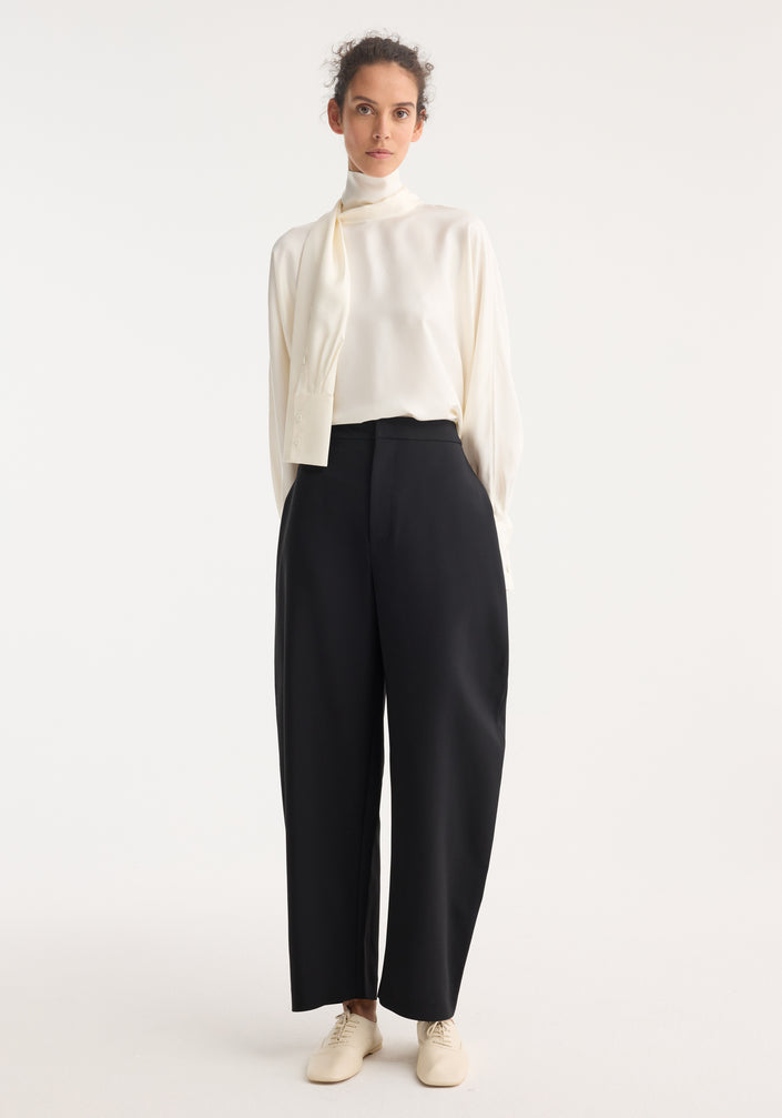 Sculptural trousers | black