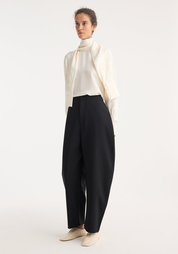 Sculptural trousers | black