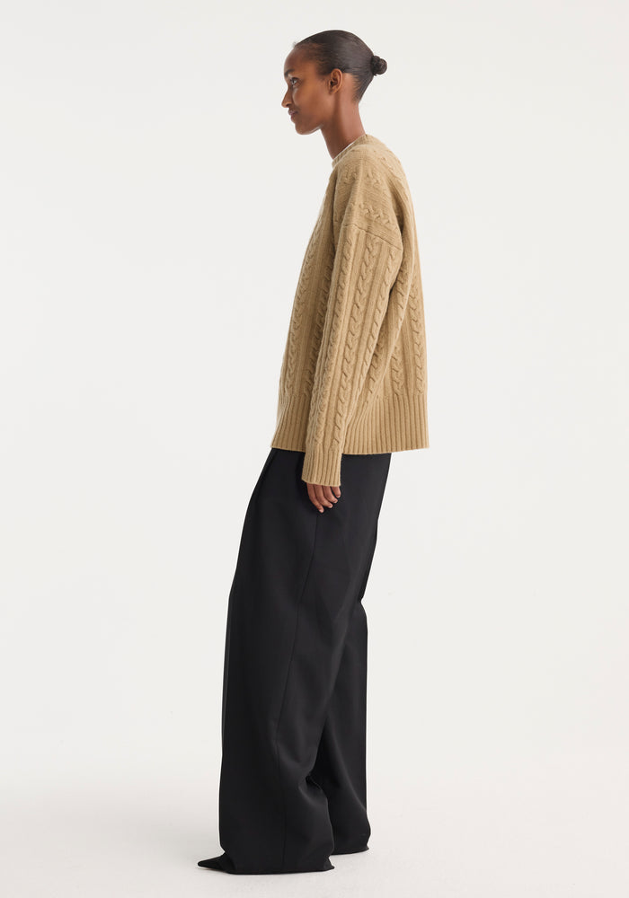 Cable knit jumper | camel