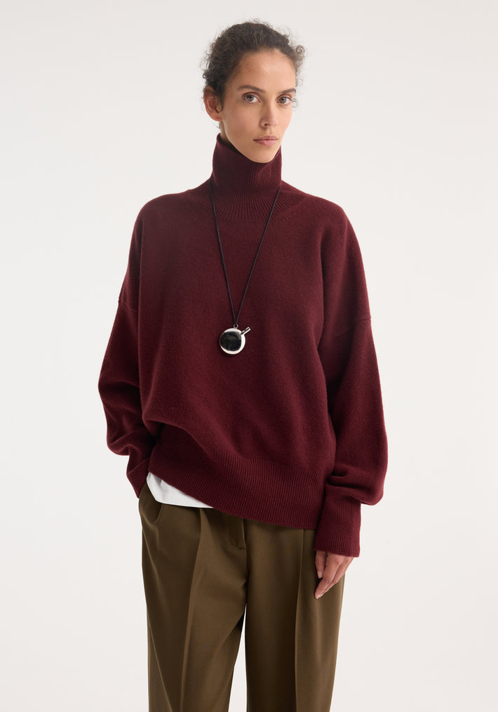 Classic turtleneck jumper | burgundy