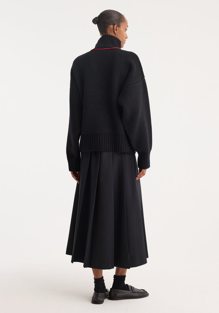 Sculptural compact turtleneck | black