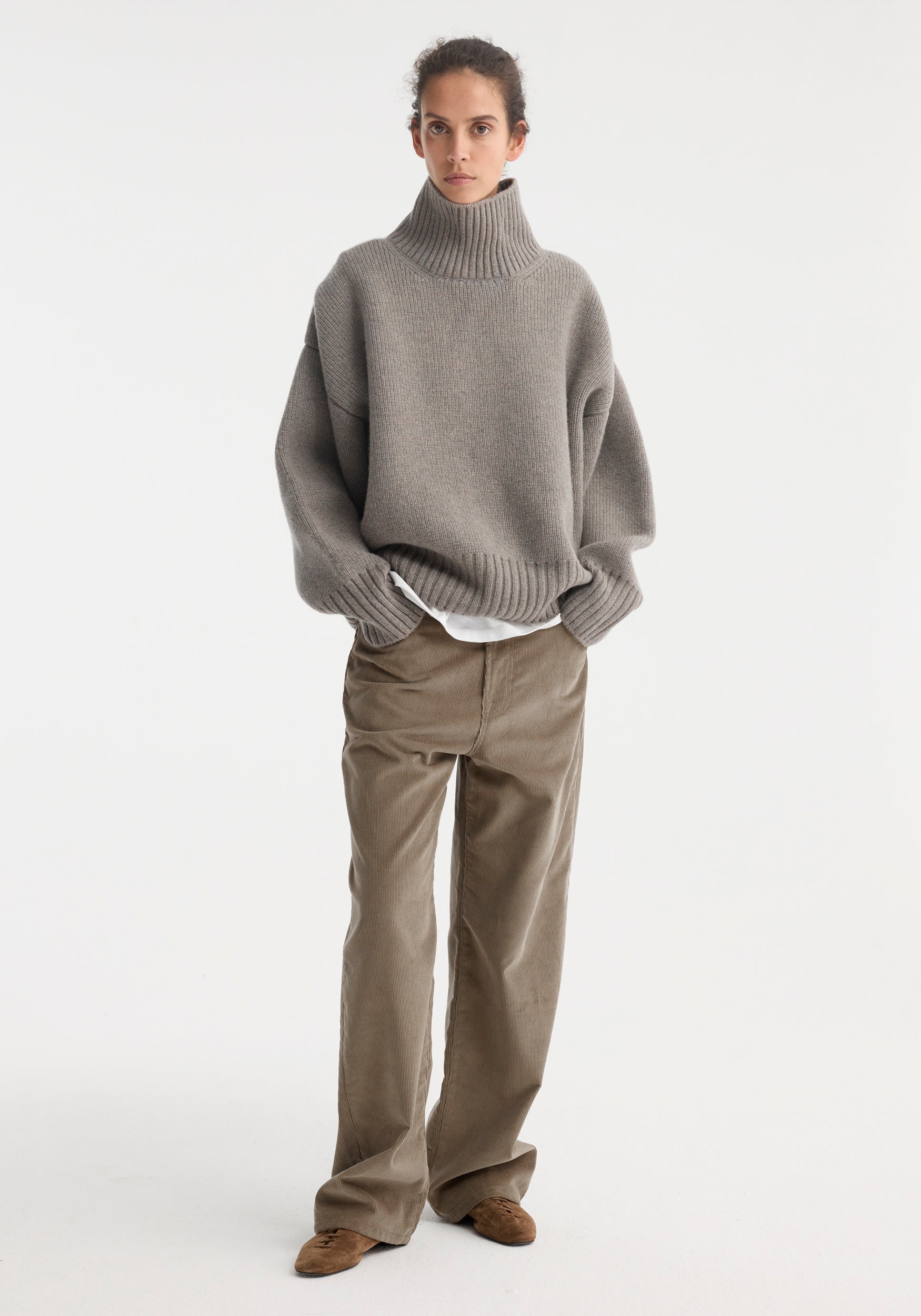 Sculptural compact turtleneck– Róhe