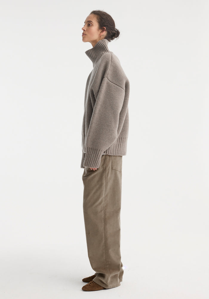 Sculptural compact turtleneck | clay melange