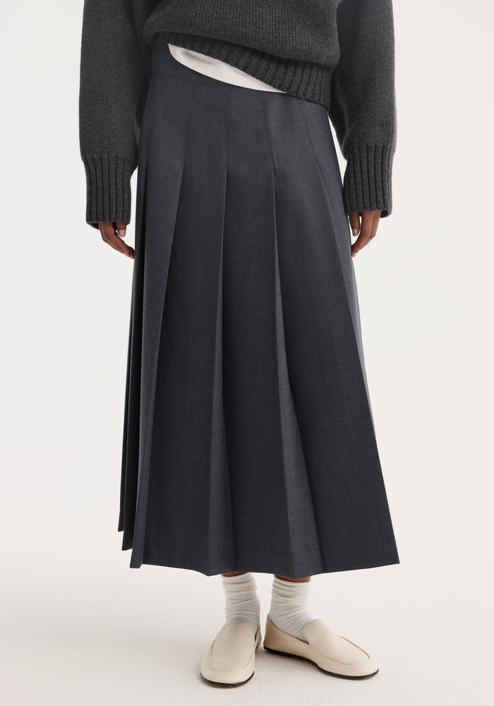 Pleated wrap skirt | dark grey melange