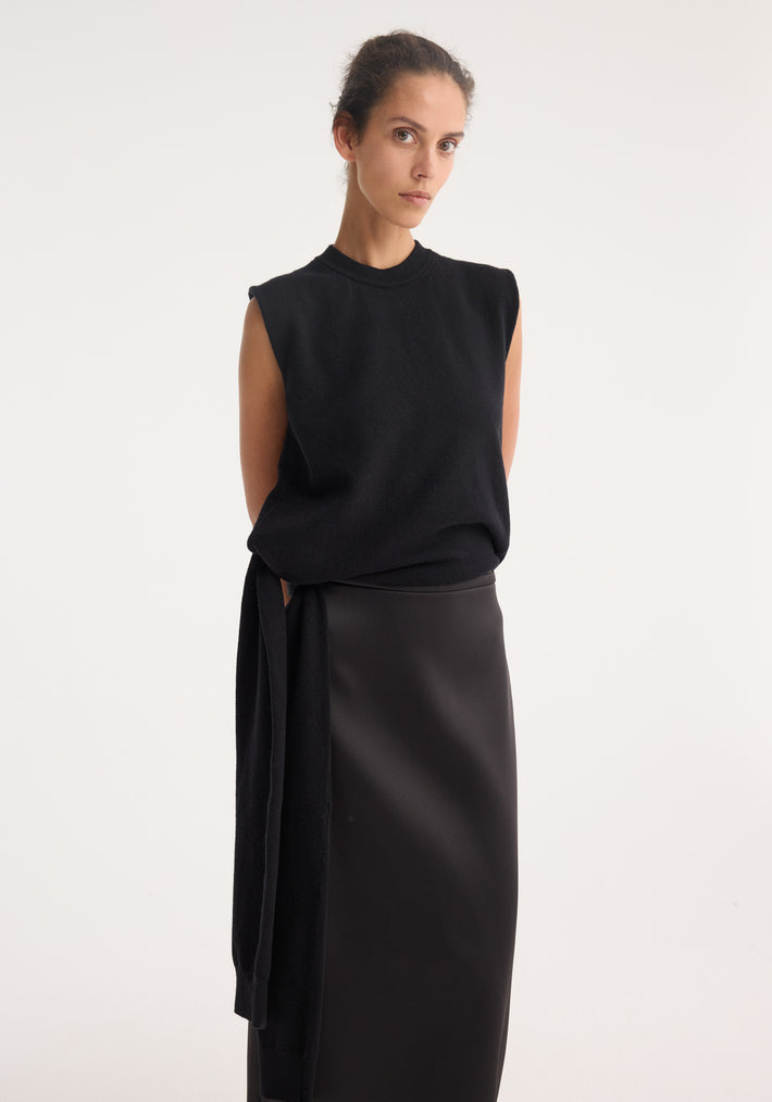 Open-back sash wrap top | black