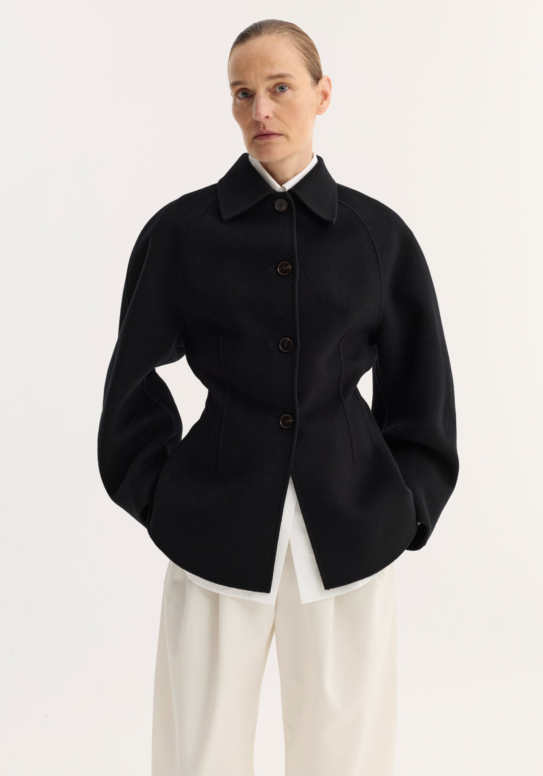 Double-faced sculptural jacket– Róhe