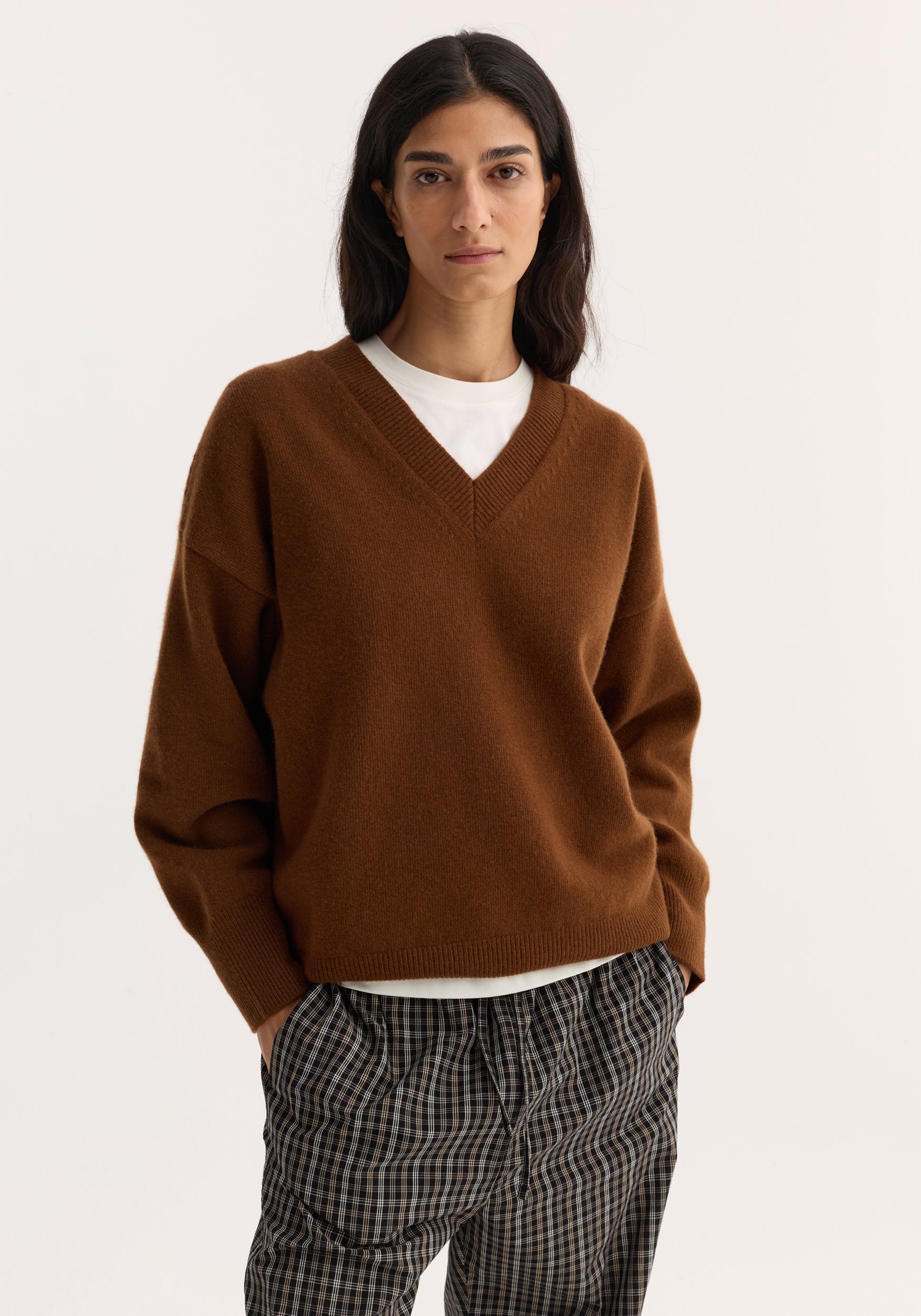 V-neck knitted jumper– Róhe