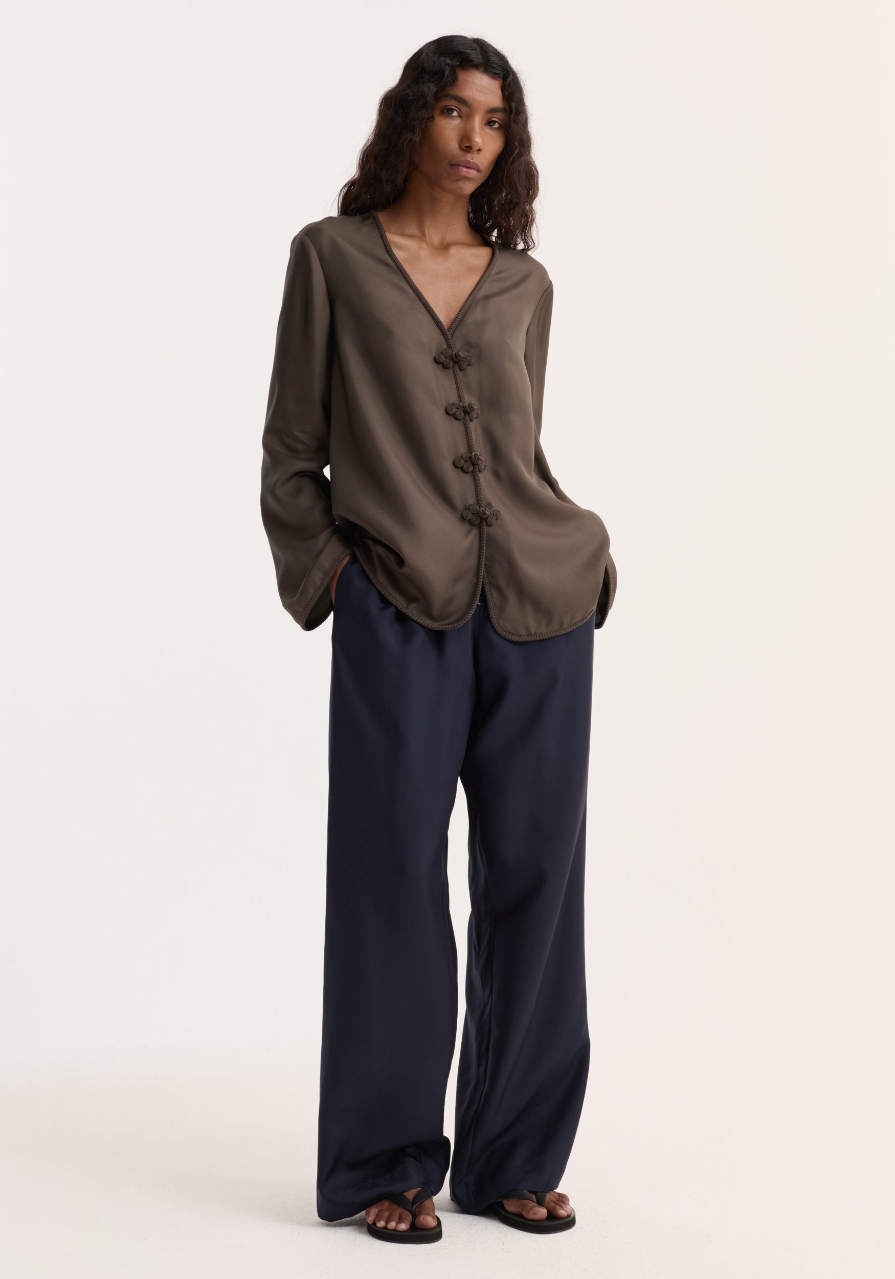 Pankou closure silk top– Róhe