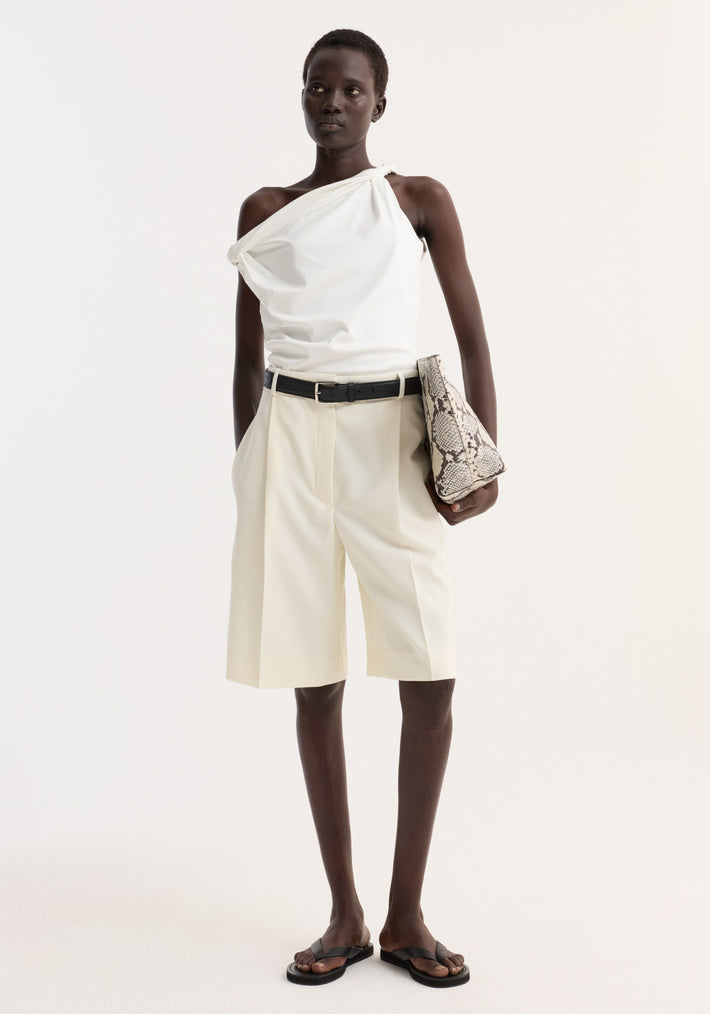Tailored single pleat shorts | off white