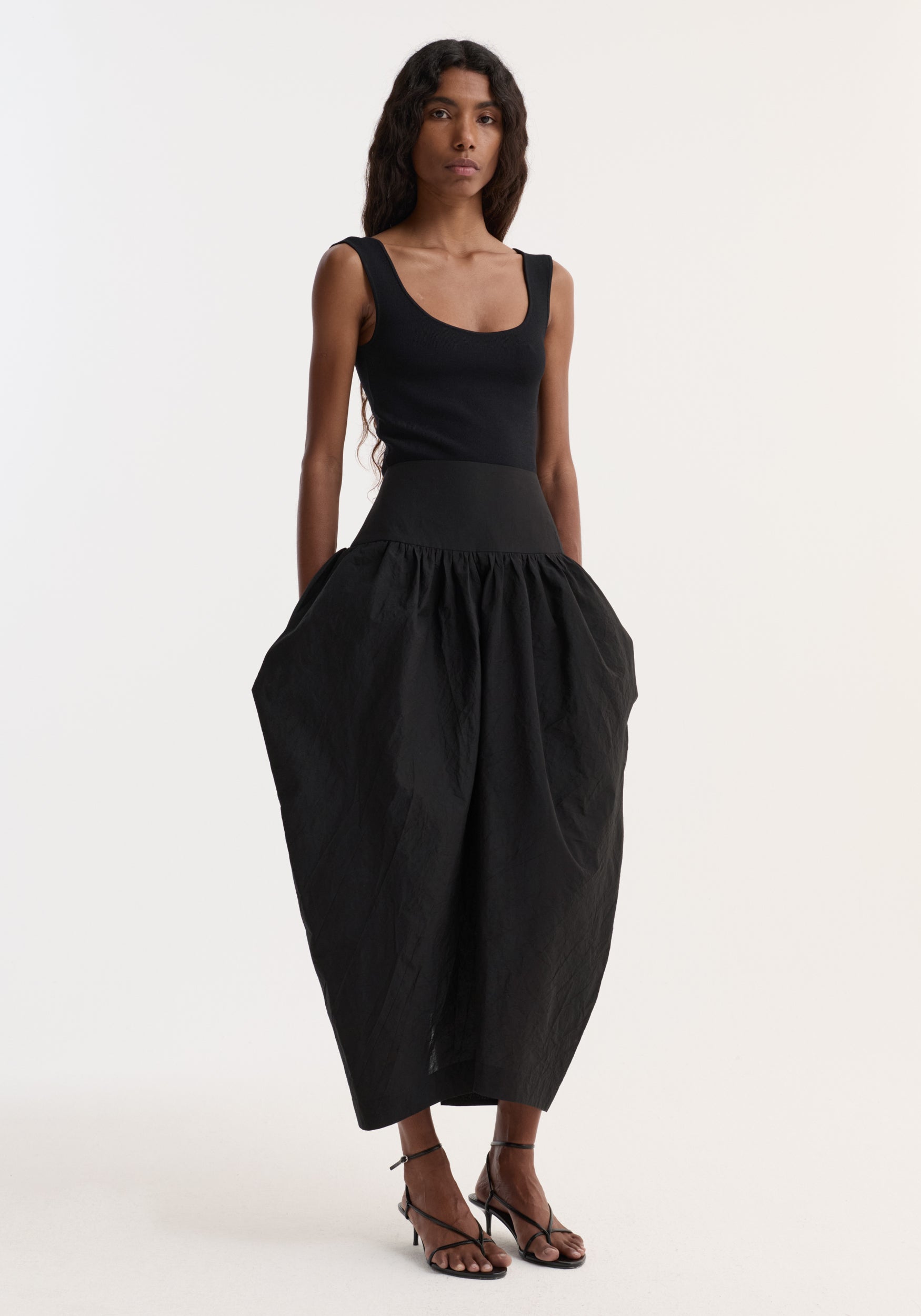 volume skirt midi dress Sculptural volume skirt– Róhe