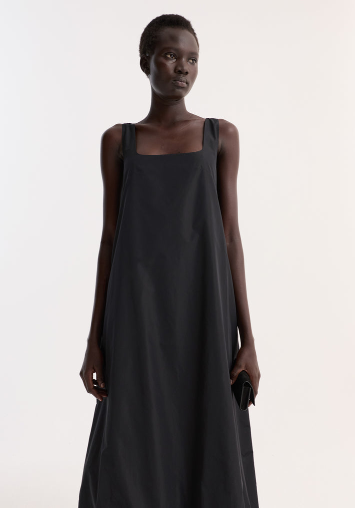 Technical volume dress | black