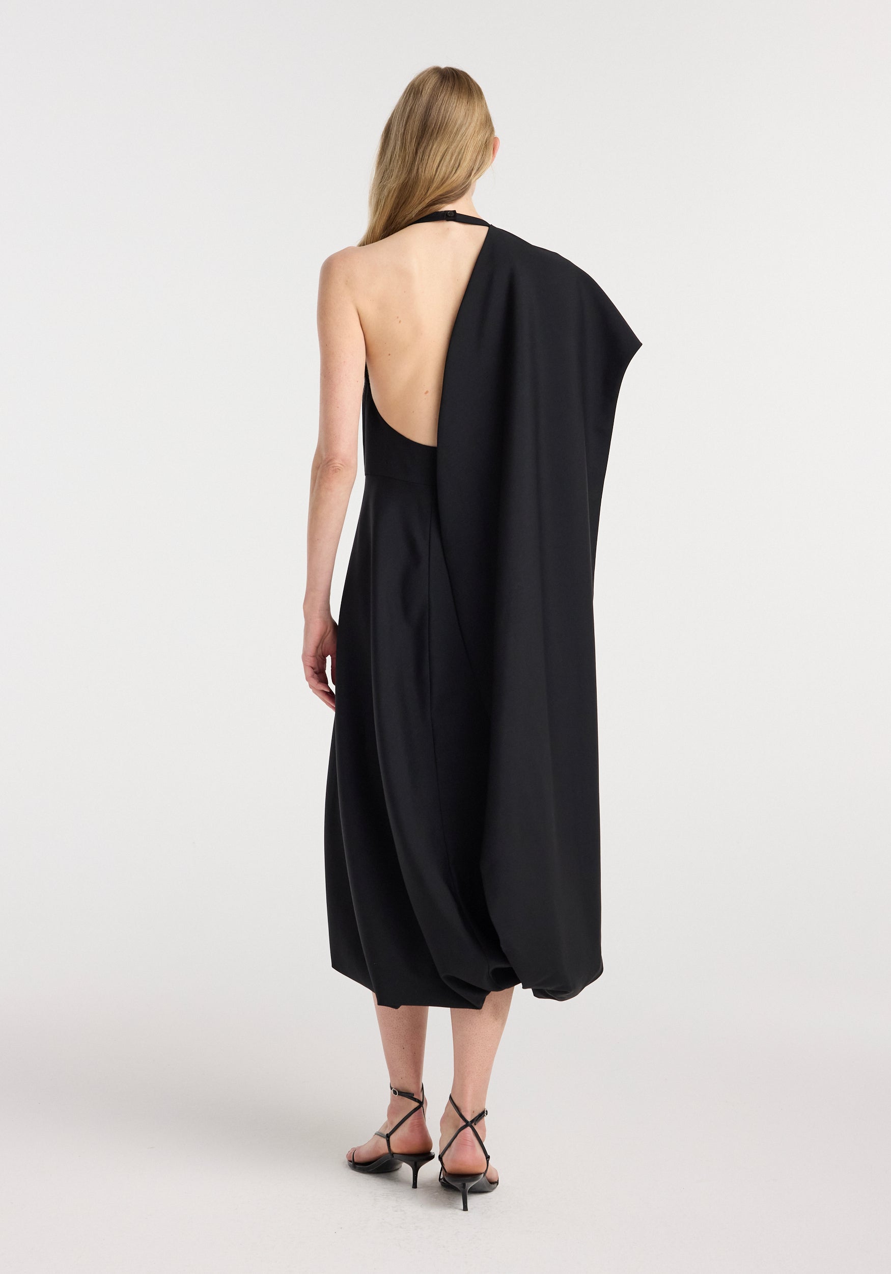 open back cape maxi dress Twisted dress– Róhe Retro Denim Dress Women's Elevate your style with _sizeguide_womens-apparel-size-guide Clothing Size:2X Small