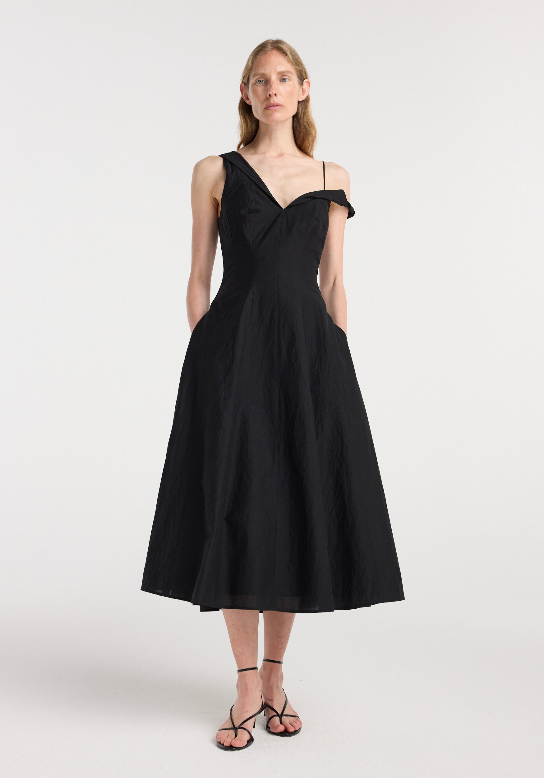 Twisted shoulder dress– Róhe
