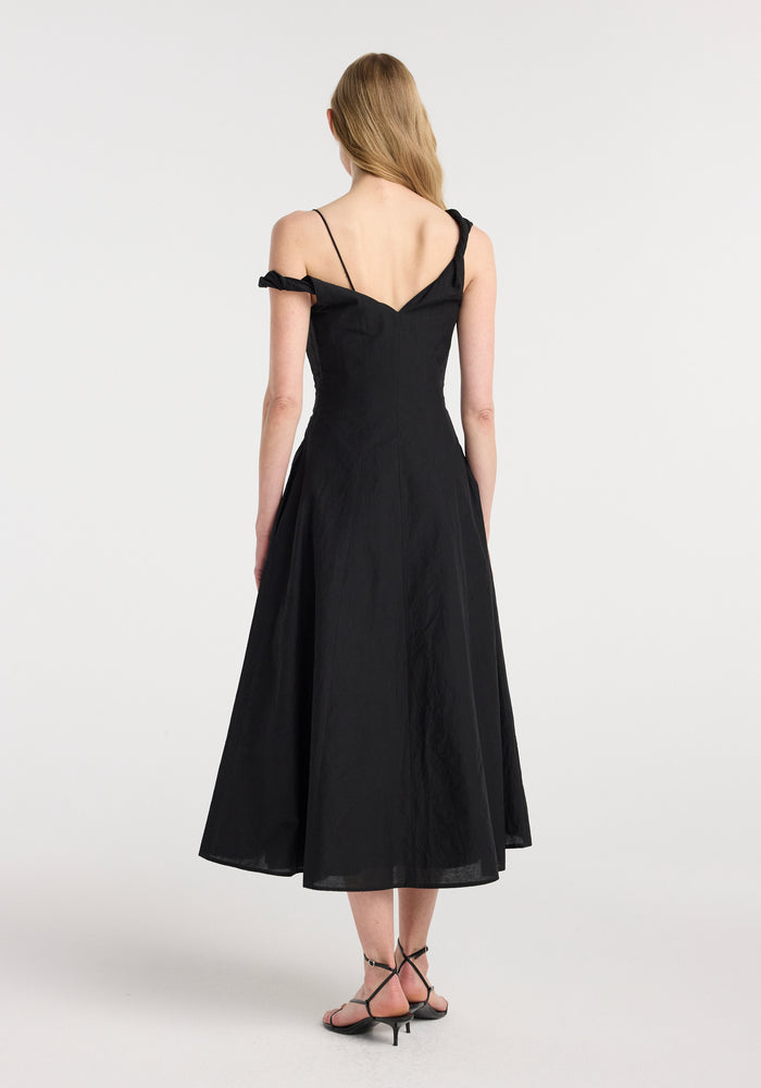 Twisted shoulder dress | black