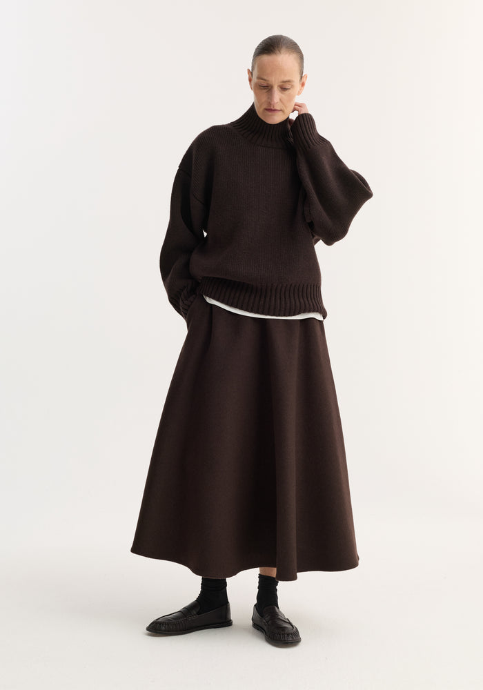 Sculptural compact turtleneck | dark brown