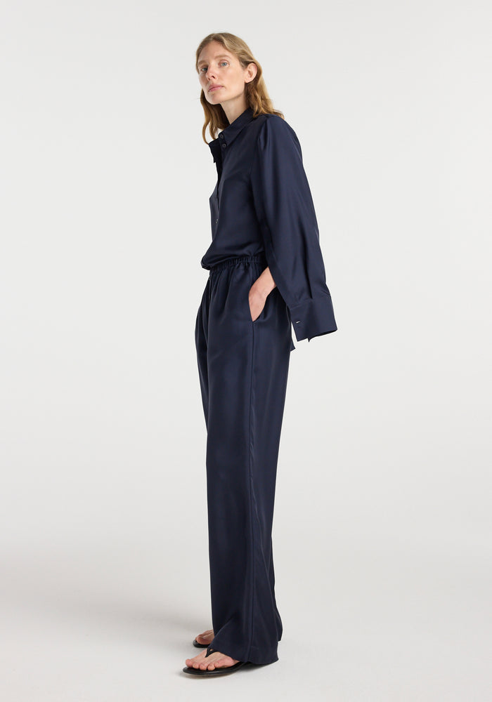 Silk relaxed trousers | night