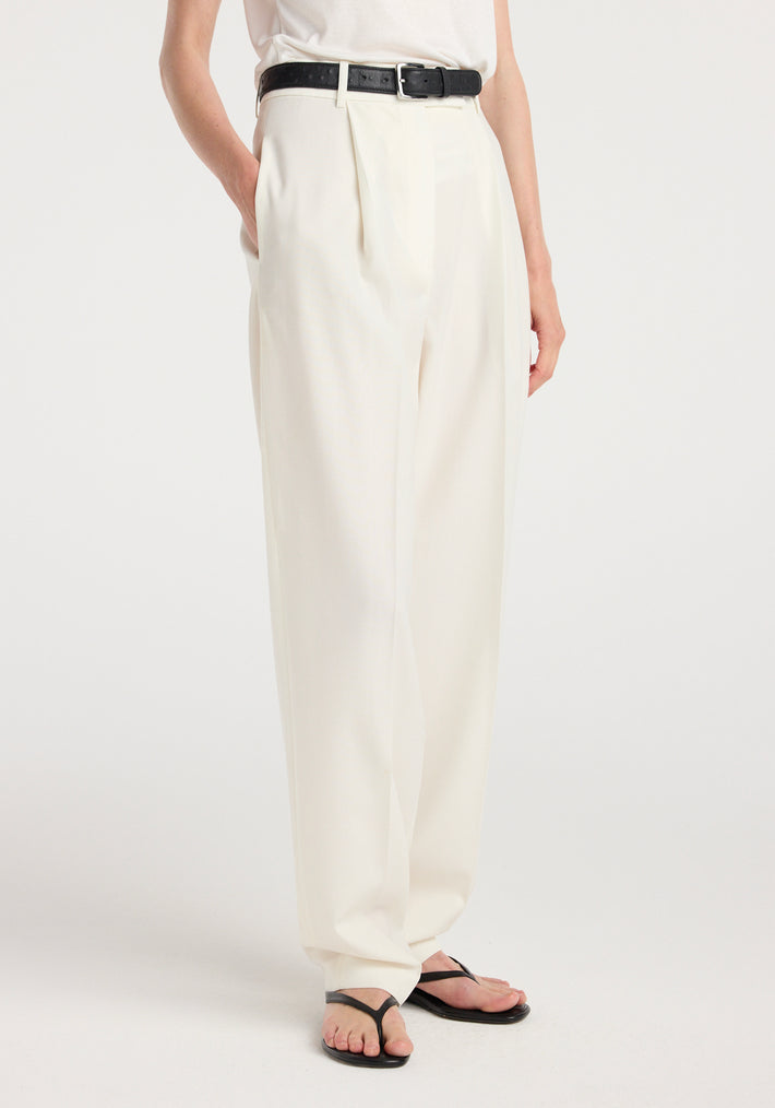 Daria - Single pleat tapered trousers | off white