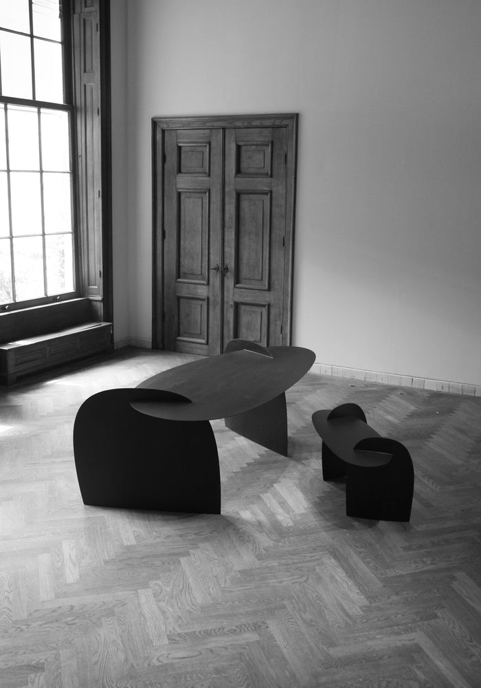 Sculpted Table | 9845