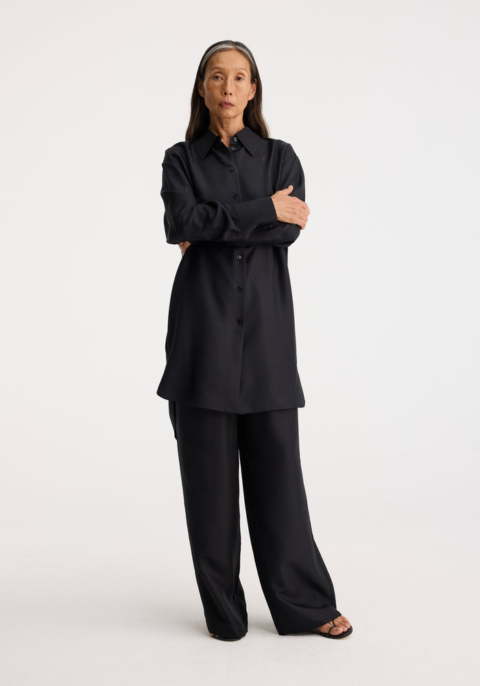 Signature elongated silk shirt | noir