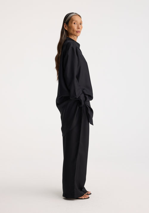 Signature elongated silk shirt | black