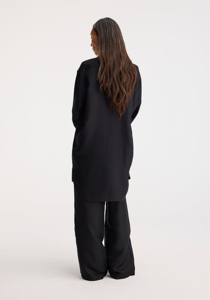 Signature elongated silk shirt | noir