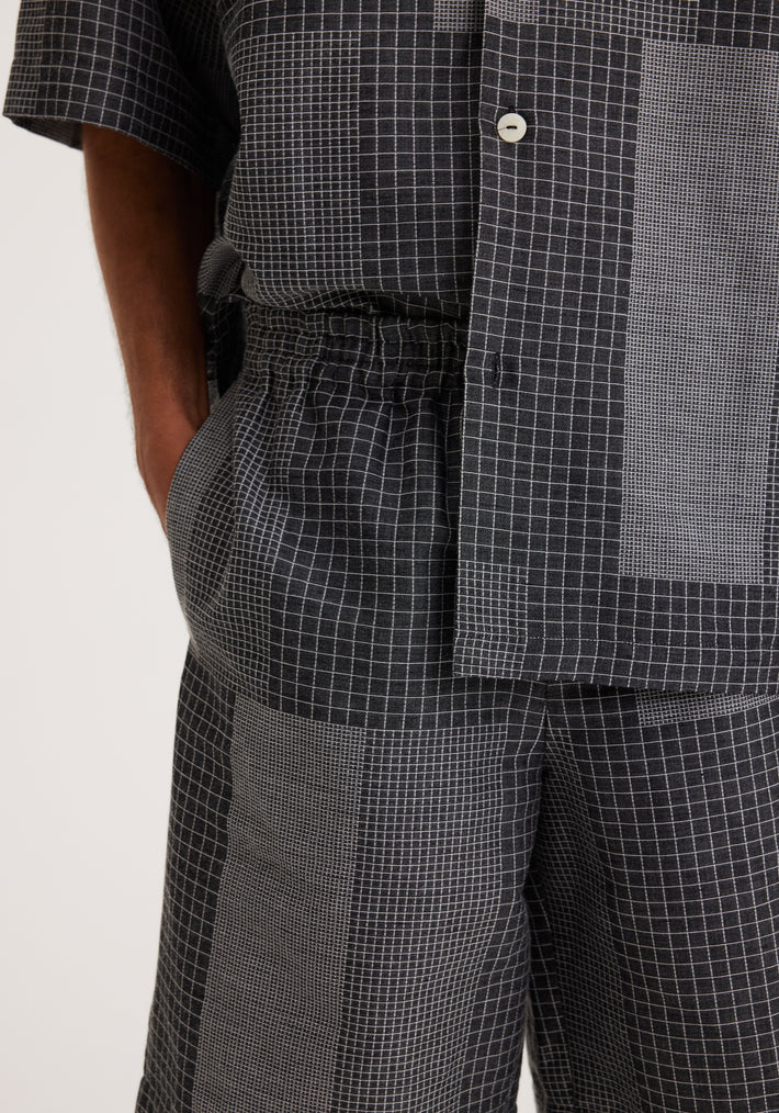 Elastic waistband shorts | archipaper dark