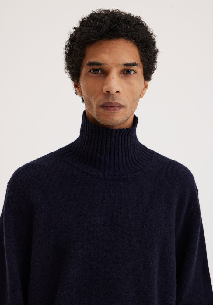 Wool cashmere turtleneck sweater | navy