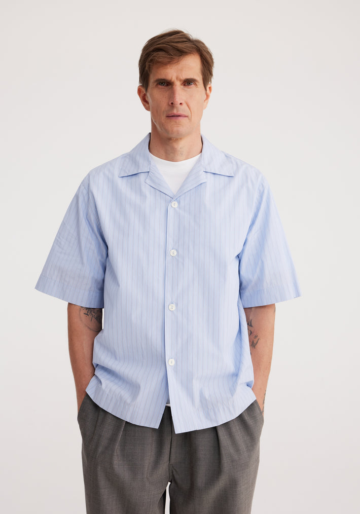 Oversized camp collar short sleeve shirt | sky blue/white outlined stripe