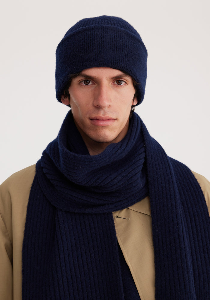 Boiled wool knitted scarf | marine blue