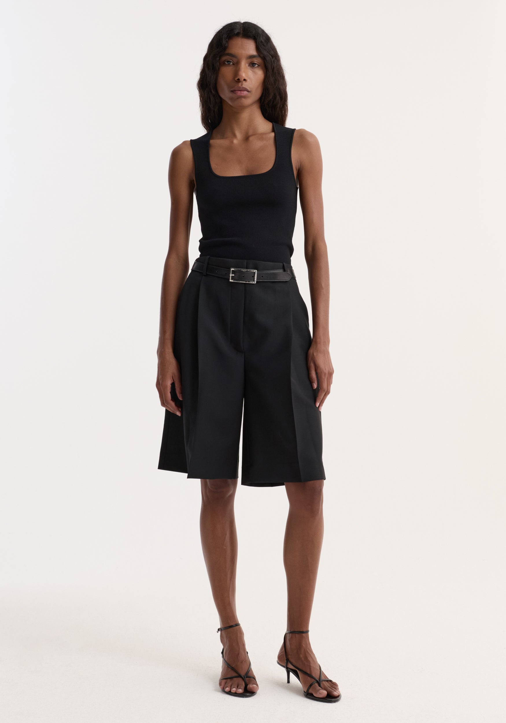Bustier shaped knitted top | black