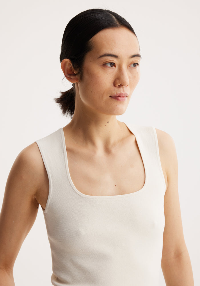 Bustier-shaped knitted tanktop | off-white