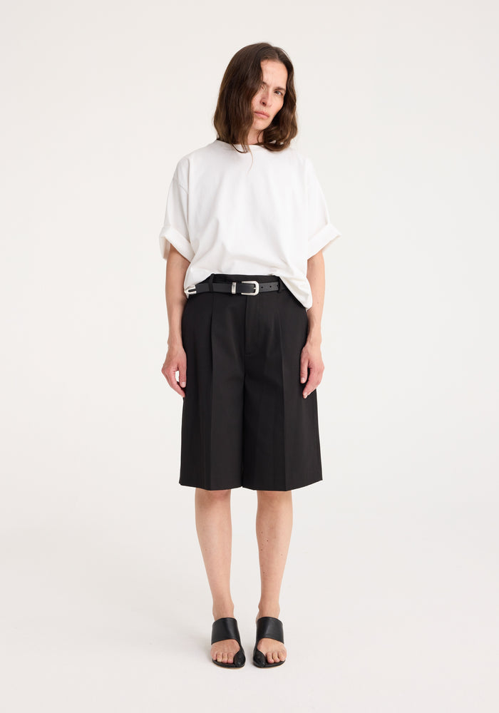 Pleated tailored shorts | black